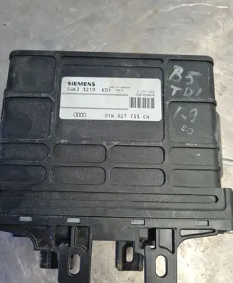 Volkswagen PASSAT B5 Engine control unit/module 5WK33219K01 01N927733CN