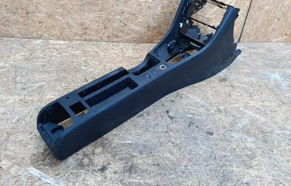 Seat Exeo (3R) Center console 3R0863241A 8E0863251A 911831710