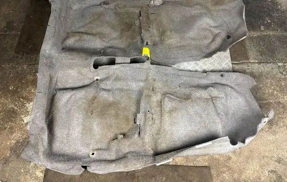 Subaru Impreza I Interior carpet 