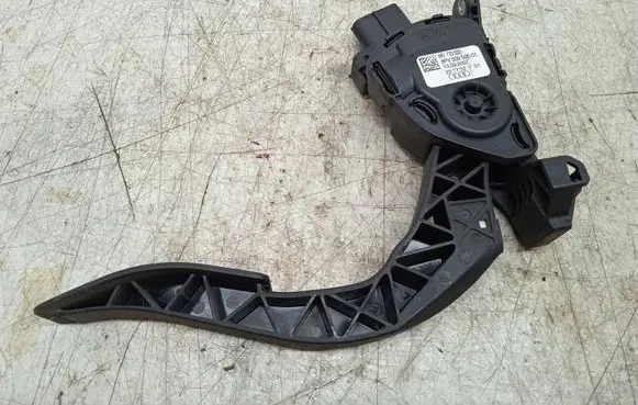 Audi A6 S6 C6 4F Accelerator throttle pedal 8K1723523 6PV00950501