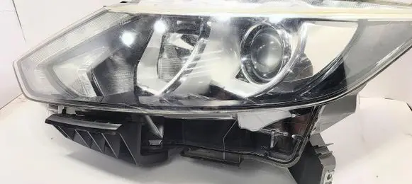 Nissan Qashqai Headlight/headlamp 10018013