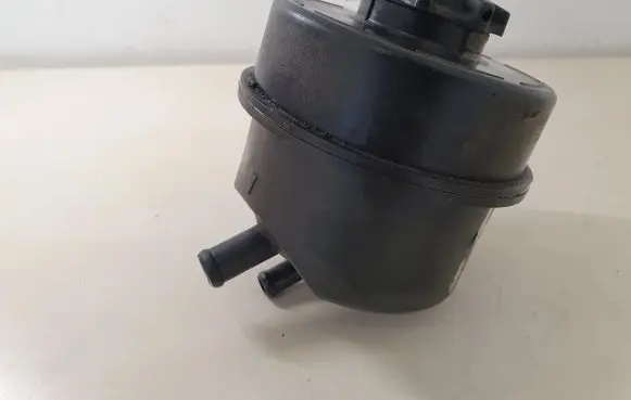 Iveco Daily 4th gen Power steering fluid tank/reservoir