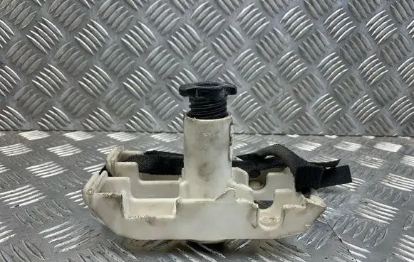 Volvo V70 Spare wheel bolt 8626133