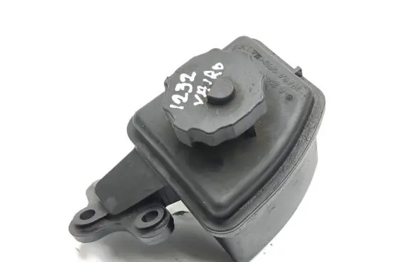 Mercedes-Benz GLK (X204) Power steering fluid tank/reservoir A2044660102