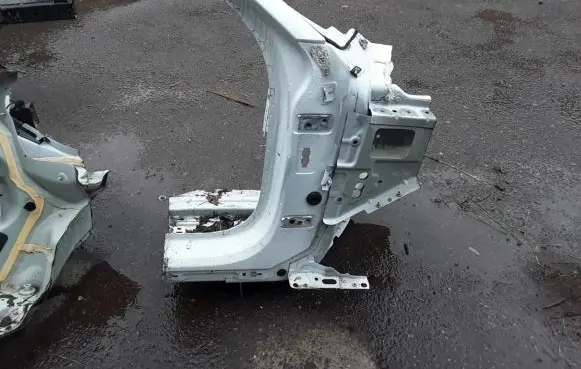 Volvo V60 Front quarter panel 31484842