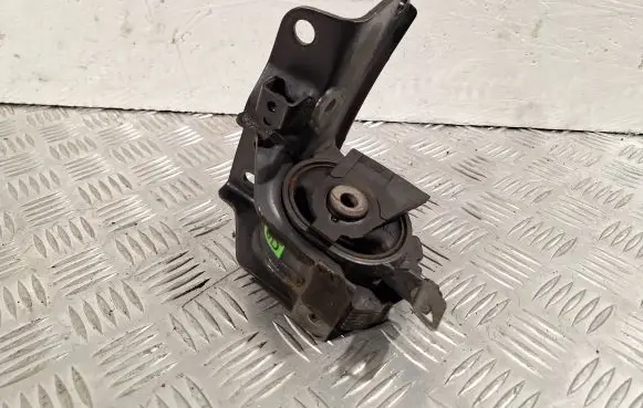 Toyota Avensis T250 Engine mount bracket 123720R010