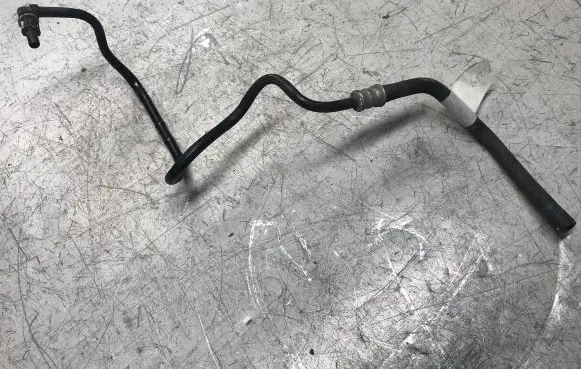 Fuel injector supply line/pipe