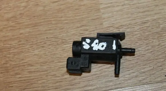 Volvo XC90 Turbo solenoid valve 30611668