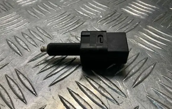 Nissan Cube Z12 Brake pedal sensor switch