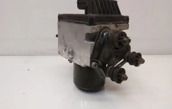Volkswagen PASSAT B6 ABS Pump 3C0614109