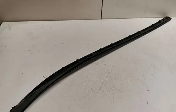 Mercedes-Benz GLE (W166 - C292) Windshield trim