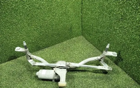 Nissan NV300 Front wiper linkage and motor 288004907R 93867984 0390243508