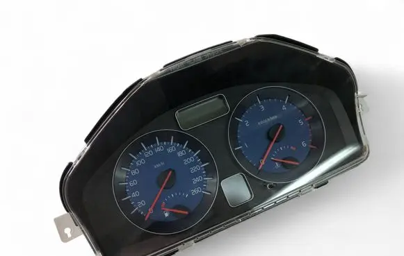 Volvo C30 Speedometer (instrument cluster) 30733372