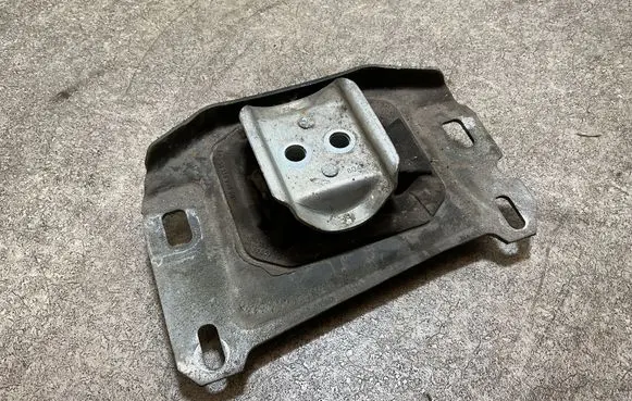 Opel Grandland X Gearbox mount 9813699680
