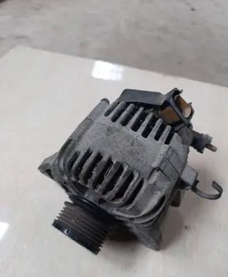 Hyundai i30 Generator/alternator 373002a110