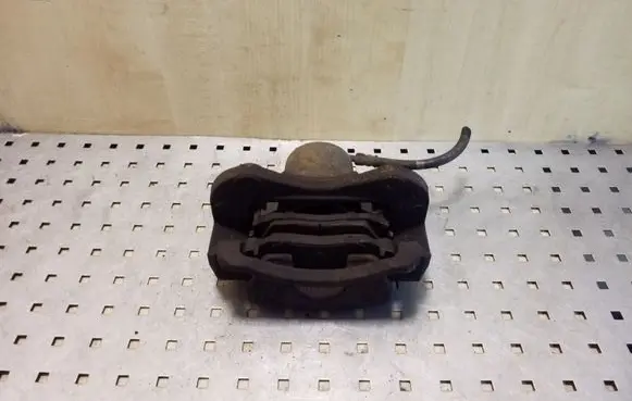 Hyundai i40 Front brake caliper