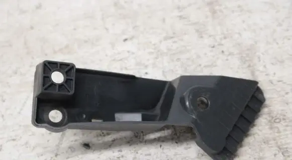 Honda HR-V Rear bumper mounting bracket 17847F1 17847 RT7A