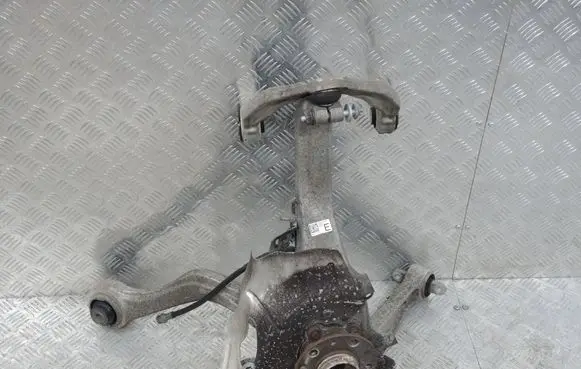 Alfa Romeo Stelvio Front wheel hub spindle knuckle 00505415510 13717 05890