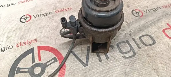 Engine mount bracket