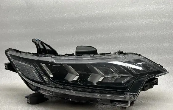 Mitsubishi Outlander Headlight/headlamp 8301D330 4BX19