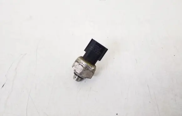 KIA Sportage Air conditioning (A/C) pressure sensor 97721-3K000