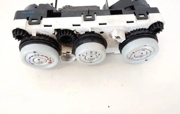 Mitsubishi Colt Climate control unit 96657305 96657301