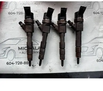 Renault Megane II Fuel injector 7700111014