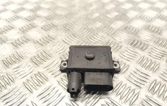 Mercedes-Benz E W211 Glow plug pre-heat relay A6461532579