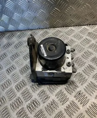 Volkswagen Jetta VI ABS Pump 1K0907379BJ 1K0614517DG