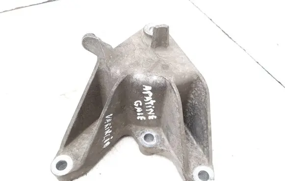 Opel Astra J Engine mounting bracket 13248664