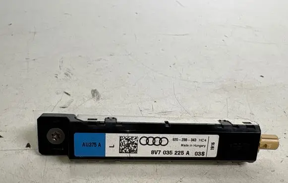 Audi A3 S3 8V Aerial antenna amplifier 8V7035225A