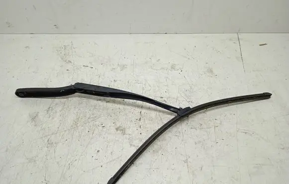 BMW 5 F10 F11 Front wiper blade arm 6161718245904