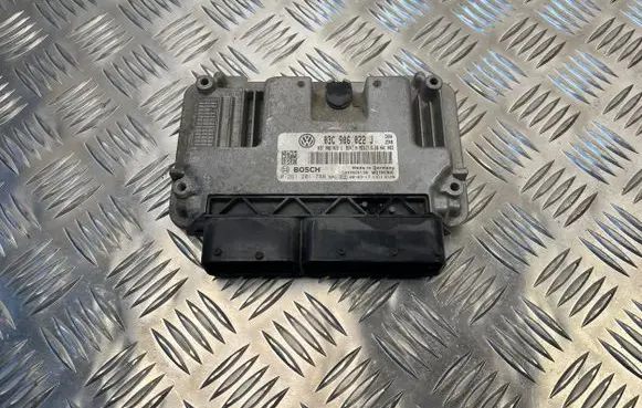 Volkswagen Jetta V Engine control unit/module 03C906022J 0261201788