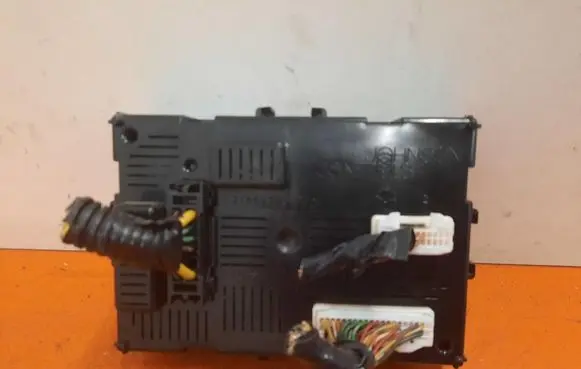 Nissan Note (E11) Central body control module 28117340-9B