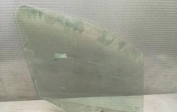 Citroen Berlingo Front door window glass four-door