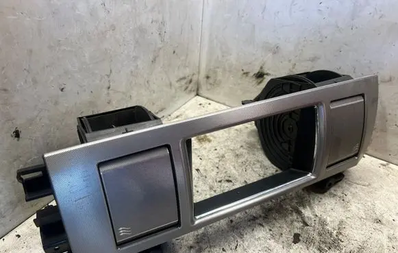 Jaguar XF Dash center air vent grill 8X2319K617AH