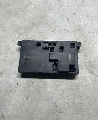 Mercedes-Benz E W211 Door control unit/module 2118208385 00006801