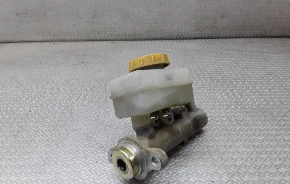 Subaru Forester SF Master brake cylinder