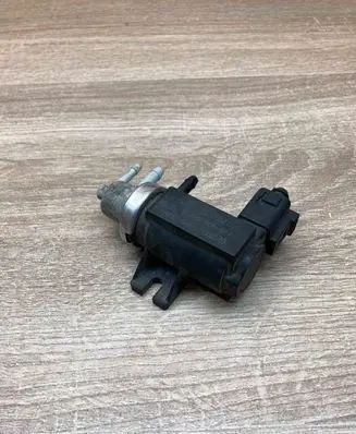 Volkswagen Transporter - Caravelle T5 Turbo solenoid valve 1J0906627B 72290345