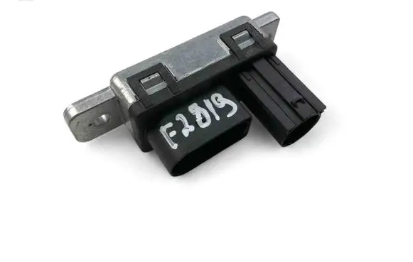 Volvo V40 Glow plug pre-heat relay 31431776