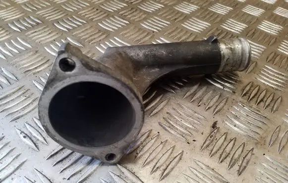 Toyota RAV 4 (XA20) Engine coolant pipe/hose