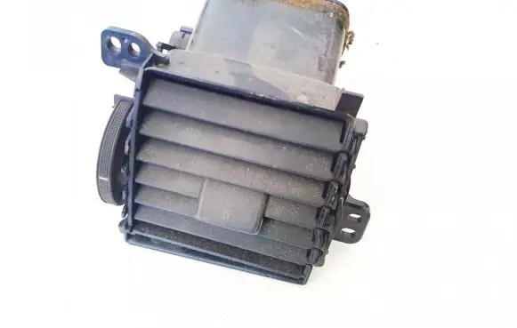 Toyota Auris 150 Dash center air vent grill 9474