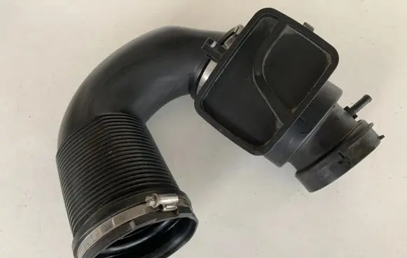 Audi Q7 4M Air intake duct part 06E129616C 0114403A