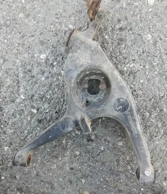 Mercedes-Benz S W126 Front control arm 1263520504