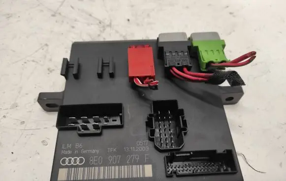 Audi A4 S4 B6 8E 8H Comfort/convenience module 8E0907279F