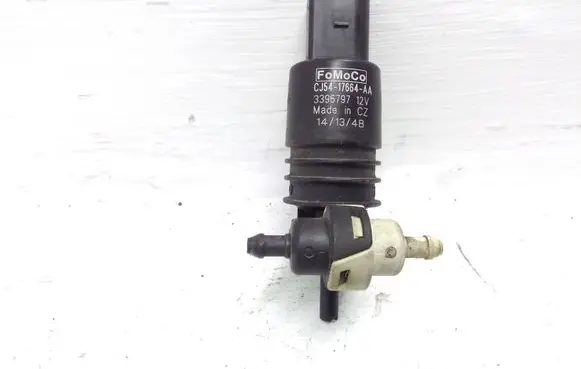 Ford Kuga II Windscreen/windshield washer pump CJ5417664AA