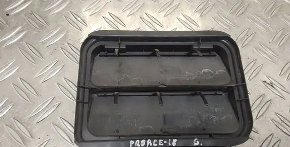 Quarter panel pressure vent