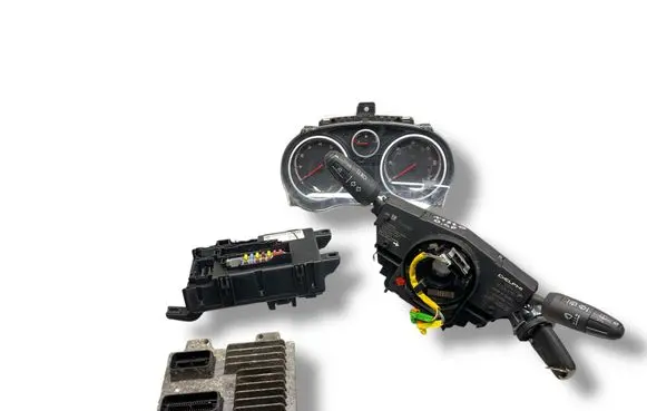 Opel Corsa D Engine ECU kit and lock set 55597931 13424260 13142283