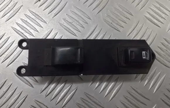 Nissan Altima Quarter vent window switch 254118J005