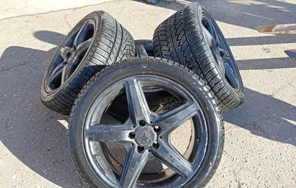 Mercedes-Benz CLS C218 X218 R18 carbon fiber rim A2184011402A2184011502 A2184011502 A2184011402